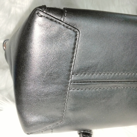 Michael Kors Converter Bag with Lock & Strap - Picture 3 of 7